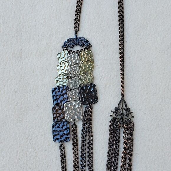 Long bonze necklace with multiple tiered chains and square accents - Picture 5 of 7